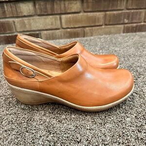 NWOB SoftWalk Minna Leather Clogs Wedge Shoes Tan Size 10